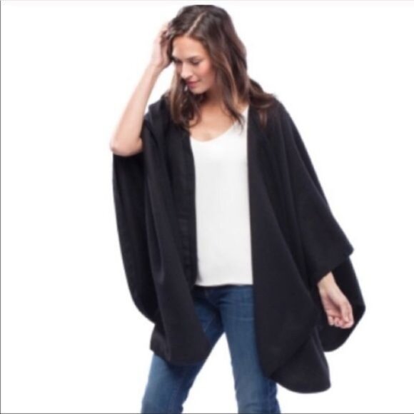 Cuyana Black Baby Alpaca Cape Round Edge - Picture 1 of 7